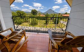 Casa de las Rosas Volcán Arenal